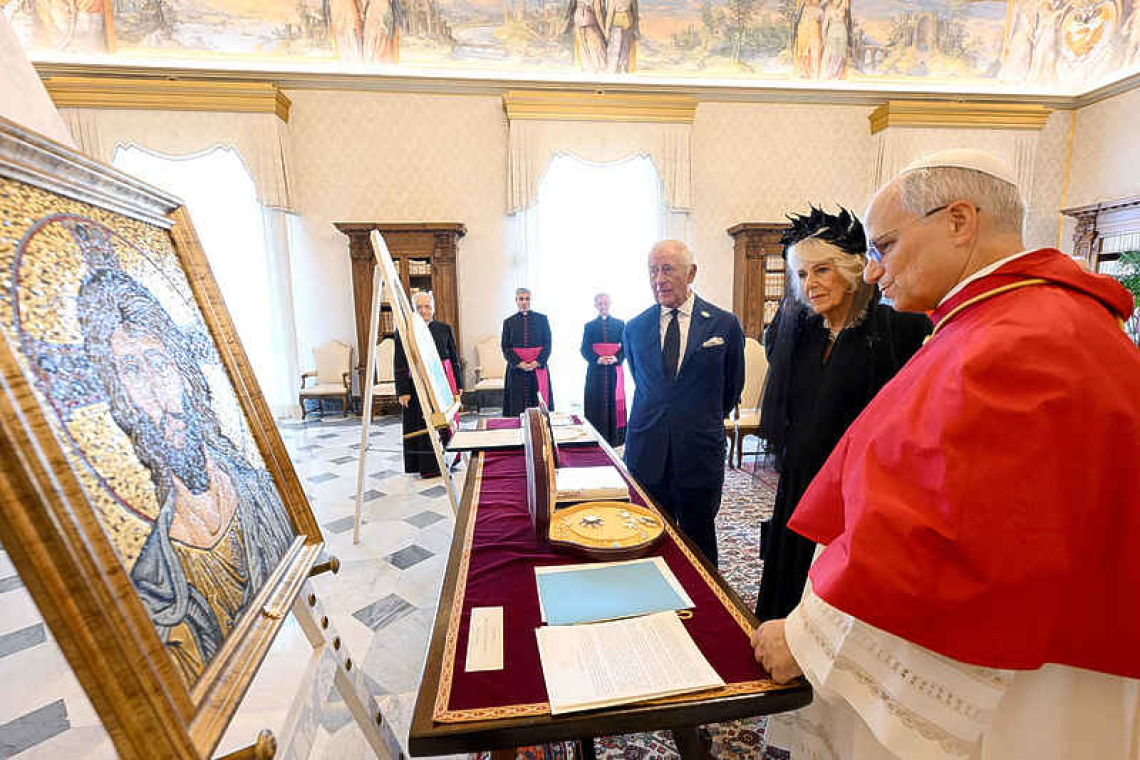 King Charles and Pope pray  together in a 500-year first